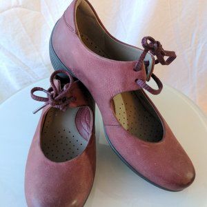 Ecco ladies/womens lace-up pumps burgundy size 36/US 5 non-skid rubber sole
